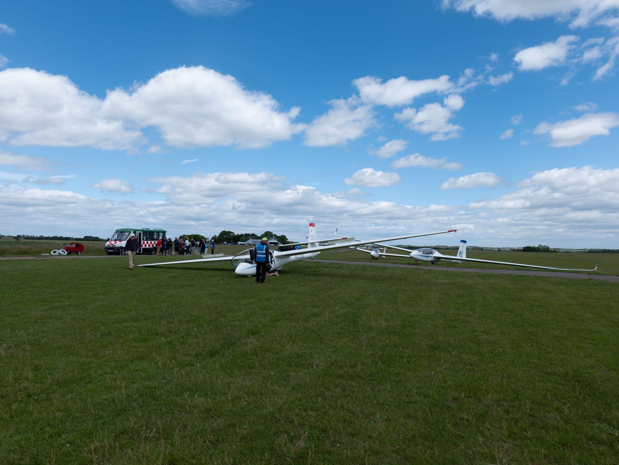 Glider launch queue